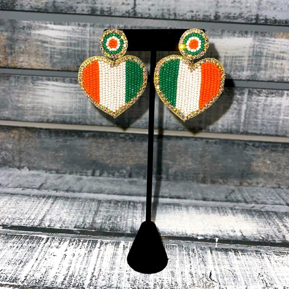 Jewelry - ☘️St. Patrick’s Day Statement earrings☘️